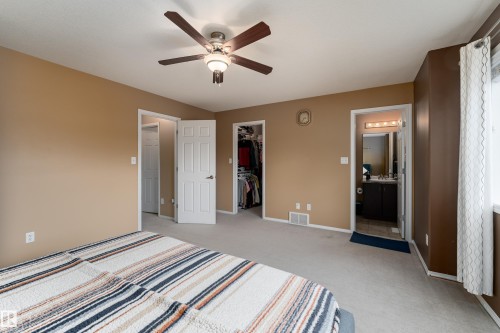 105 Galloway Wynd, Fort Saskatchewan, AB - Indoor Photo Showing Bedroom