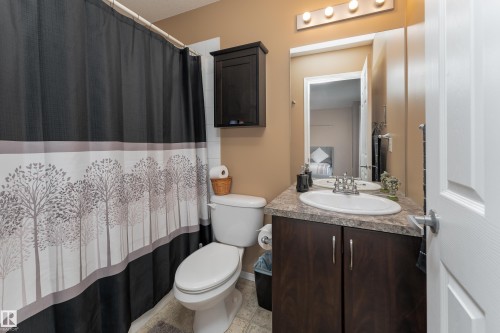 105 Galloway Wynd, Fort Saskatchewan, AB - Indoor Photo Showing Bathroom