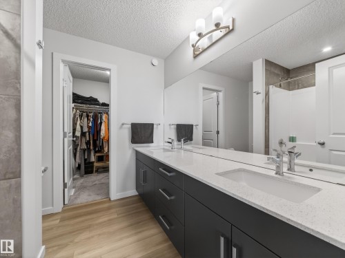9 Prospect Place, Spruce Grove, AB - Indoor Photo Showing Bathroom