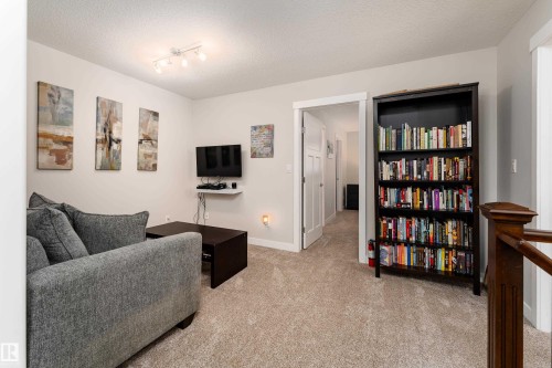 16805 55 Street, Edmonton, AB - Indoor Photo Showing Bedroom