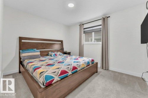 2107 14 Avenue, Edmonton, AB - Indoor Photo Showing Bedroom