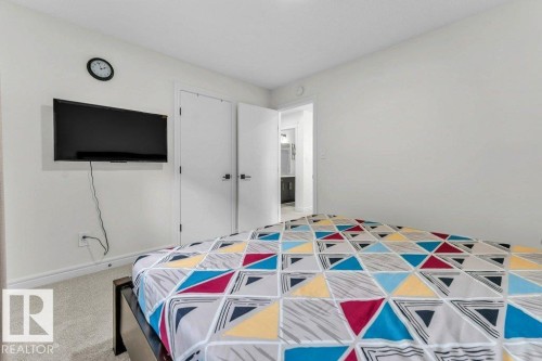2107 14 Avenue, Edmonton, AB - Indoor Photo Showing Bedroom