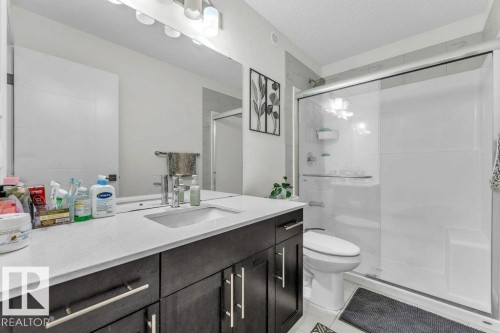 2107 14 Avenue, Edmonton, AB - Indoor Photo Showing Bathroom