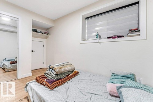 2107 14 Avenue, Edmonton, AB - Indoor