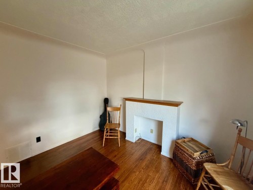 6719 112A Street Nw, Edmonton, AB - Indoor Photo Showing Other Room