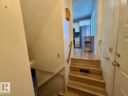 6719 112A Street Nw, Edmonton, AB - Indoor Photo Showing Other Room