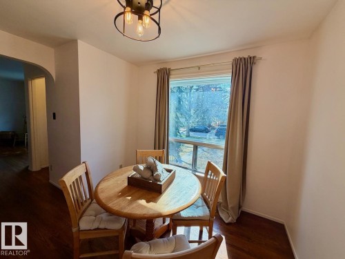 6719 112A Street Nw, Edmonton, AB - Indoor Photo Showing Dining Room