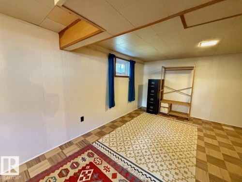 6719 112A Street Nw, Edmonton, AB - Indoor Photo Showing Other Room