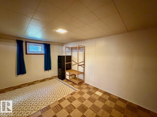 6719 112A Street Nw, Edmonton, AB - Indoor Photo Showing Other Room