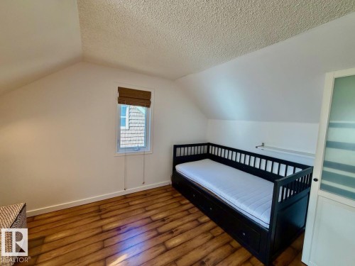 6719 112A Street Nw, Edmonton, AB - Indoor Photo Showing Bedroom