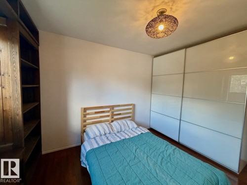 6719 112A Street Nw, Edmonton, AB - Indoor Photo Showing Bedroom