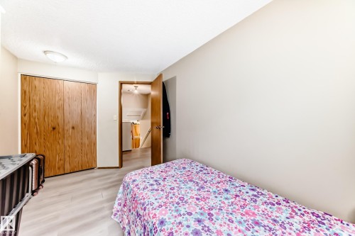 15611 83A Street, Edmonton, AB - Indoor Photo Showing Bedroom
