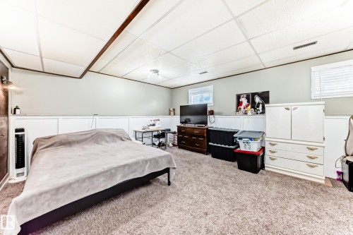 15611 83A Street, Edmonton, AB - Indoor Photo Showing Bedroom