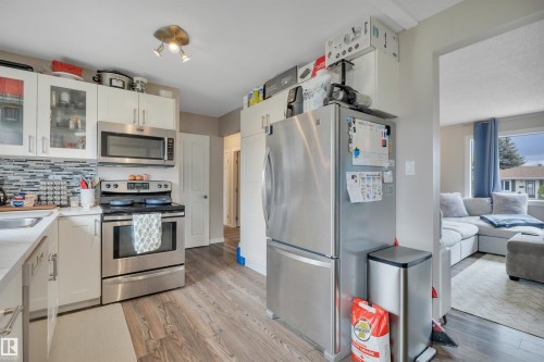 13432 58 Street, Edmonton, AB - Indoor Photo Showing Kitchen With Stainless Steel Kitchen