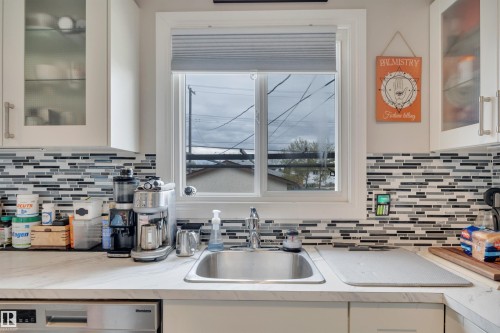 13432 58 Street, Edmonton, AB - Indoor Photo Showing Kitchen