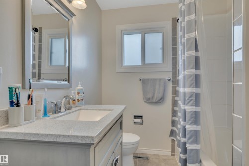 13432 58 Street, Edmonton, AB - Indoor Photo Showing Bathroom
