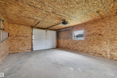 13432 58 Street, Edmonton, AB - Indoor Photo Showing Garage