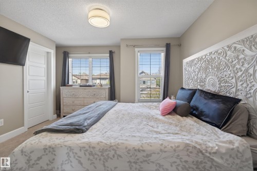 3356 Hilton Crescent, Edmonton, AB - Indoor Photo Showing Bedroom