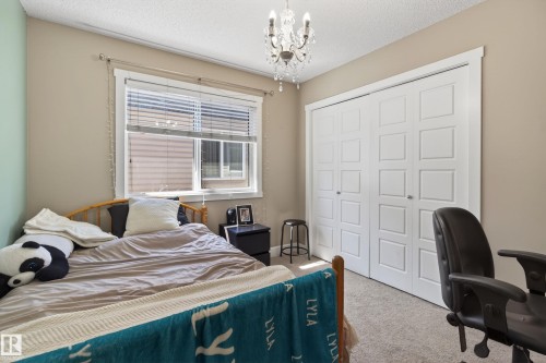 3356 Hilton Crescent, Edmonton, AB - Indoor Photo Showing Bedroom