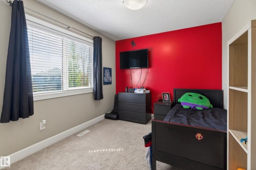 3356 Hilton Crescent, Edmonton, AB - Indoor Photo Showing Bedroom