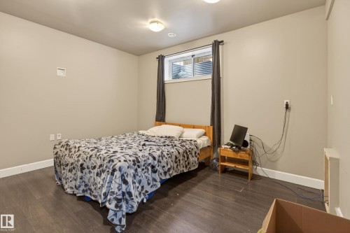 3356 Hilton Crescent, Edmonton, AB - Indoor Photo Showing Bedroom