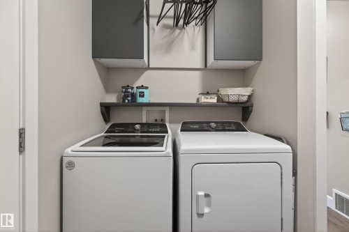 3356 Hilton Crescent, Edmonton, AB - Indoor Photo Showing Laundry Room