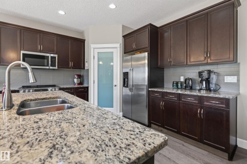 3356 Hilton Crescent, Edmonton, AB - Indoor Photo Showing Kitchen With Double Sink