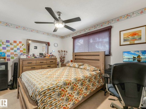 8715 41 Avenue, Edmonton, AB - Indoor Photo Showing Bedroom