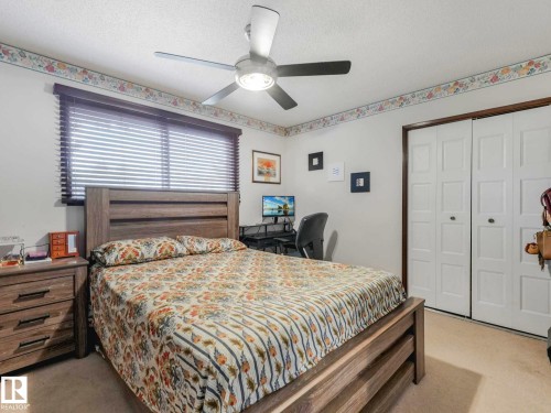 8715 41 Avenue, Edmonton, AB - Indoor Photo Showing Bedroom