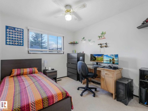 8715 41 Avenue, Edmonton, AB - Indoor Photo Showing Bedroom