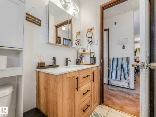 8715 41 Avenue, Edmonton, AB - Indoor