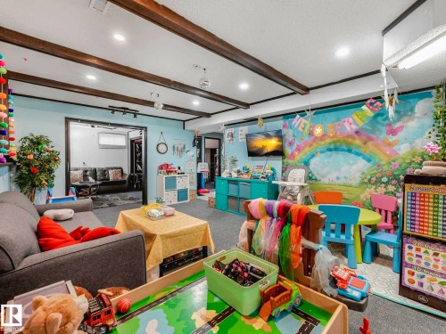 8715 41 Avenue, Edmonton, AB - Indoor Photo Showing Other Room