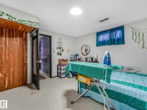 8715 41 Avenue, Edmonton, AB - Indoor