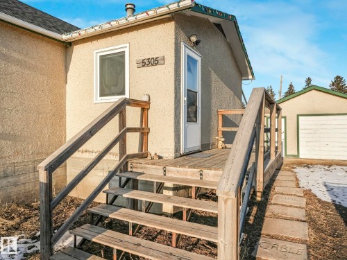 5305 46 Street, Leduc, AB - Outdoor