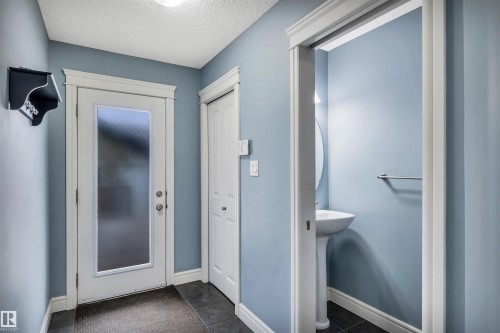 2429 Austin Crescent, Edmonton, AB - Indoor Photo Showing Other Room