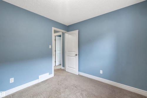2429 Austin Crescent, Edmonton, AB - Indoor Photo Showing Other Room