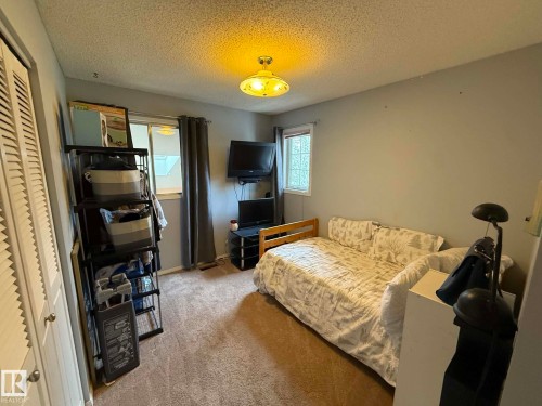Image quality insufficient for description - 2812 35 Street, Edmonton, AB - Indoor