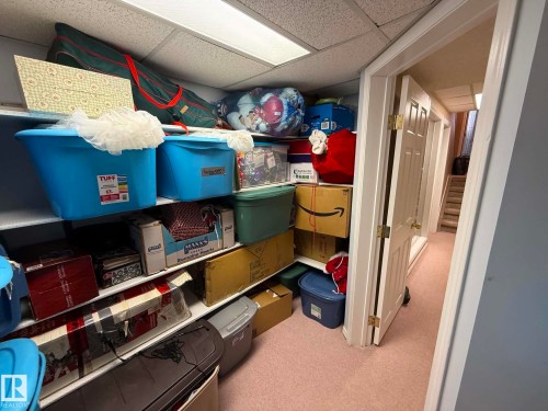Image quality insufficient for description - 2812 35 Street, Edmonton, AB - Indoor