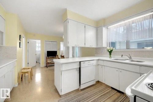 13504 81 Avenue, Edmonton, AB - Indoor Photo Showing Kitchen With Double Sink