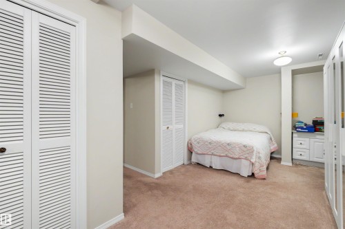 13504 81 Avenue, Edmonton, AB - Indoor Photo Showing Bedroom