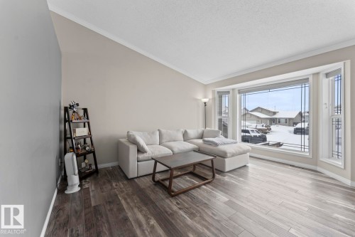 4706 63 Avenue, Cold Lake, AB - Indoor Photo Showing Living Room