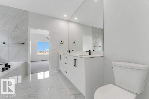 1847 Crossbill Loop, Edmonton, AB - Indoor Photo Showing Bathroom