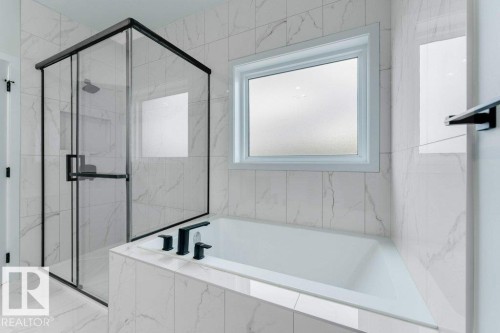 1623 Siskin Link Link, Edmonton, AB - Indoor Photo Showing Bathroom