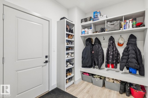 17618 63A Street, Edmonton, AB - Indoor