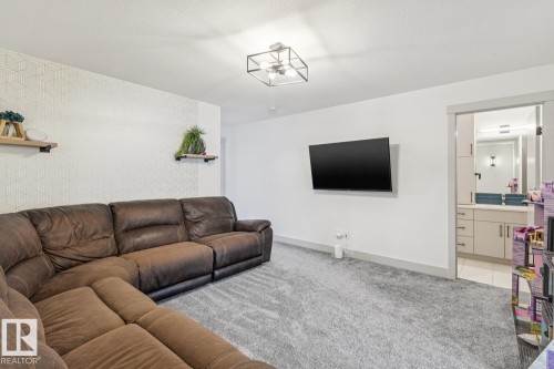 17618 63A Street, Edmonton, AB - Indoor Photo Showing Living Room