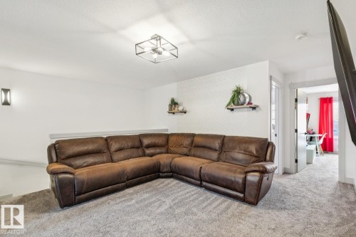 17618 63A Street, Edmonton, AB - Indoor Photo Showing Living Room