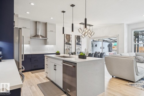 17618 63A Street, Edmonton, AB - Indoor Photo Showing Kitchen