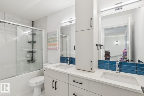 17618 63A Street, Edmonton, AB - Indoor Photo Showing Bathroom
