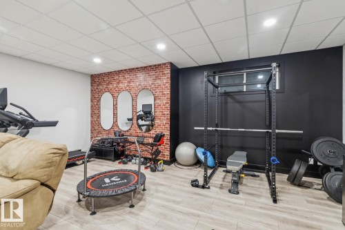 17618 63A Street, Edmonton, AB - Indoor