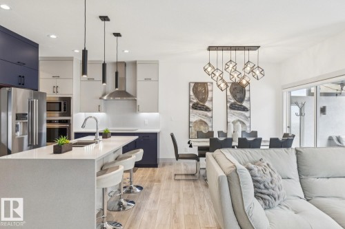 17618 63A Street, Edmonton, AB - Indoor Photo Showing Kitchen With Stainless Steel Kitchen With Upgraded Kitchen